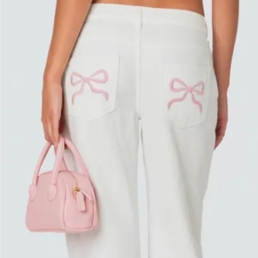 Ashley Mason White Jeans w/ Pink Bow Back Pockets